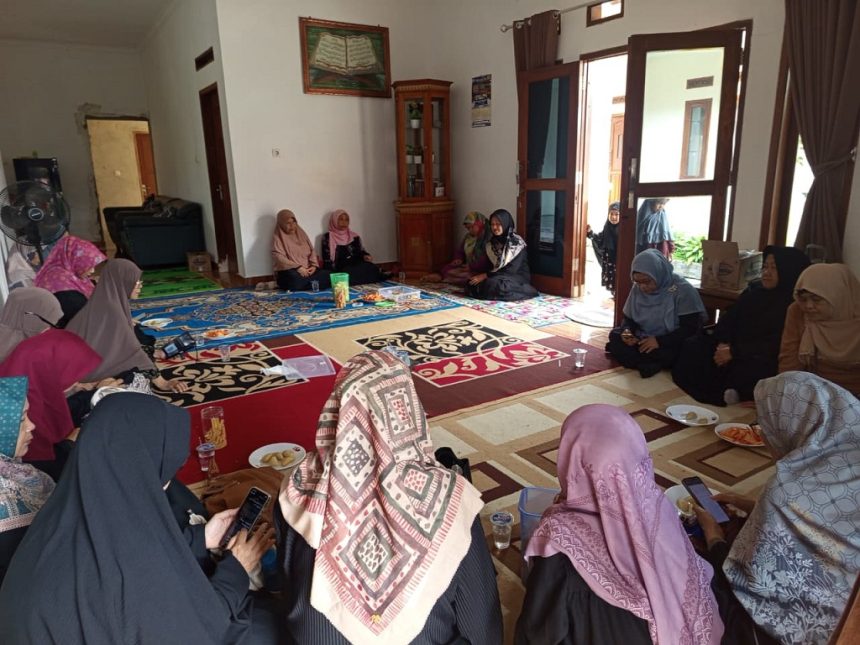 PKM Literasi Halal: Majelis Taklim Diharapkan Mampu Mencetak Generasi yang Melek Halal