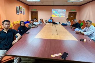 PKM Magister Ilmu Komunikasi Unisba dan PPI Malaysia Dorong Pola Pikir Positif untuk Komunitas yang Lebih Baik