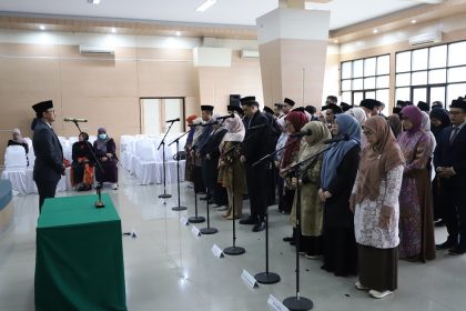 Unisba Resmikan 59 Pejabat Struktural Baru