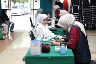 UPT Klinik Unisba Gelar Bakti Sosial Kesehatan untuk Warga Sekitar Kampus