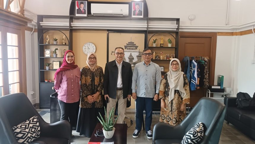 FH Unisba Perkuat Kolaborasi dengan Biro Hukum dan HAM Setda Jabar
