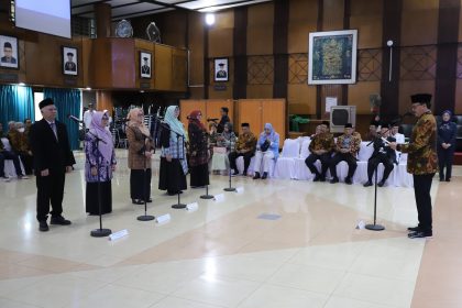 Rektor Unisba Lantik Lima Dekan Baru Periode 2026–2030, Dorong Mutu Akademik dan Reputasi Global