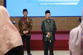 32 Pejabat Baru Unisba Resmi Dilantik, Rektor Tekankan Inovasi dan Penguatan Mutu Kampus