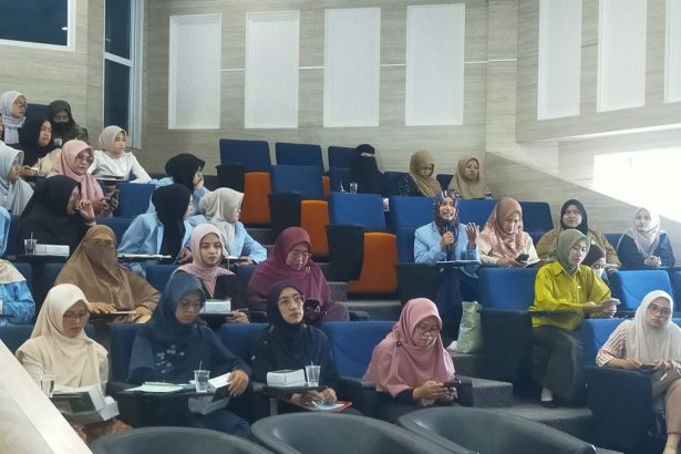 Studium General Magister Pendidikan Islam Unisba Bahas Tantangan Digitalisasi dalam Pendidikan Islami
