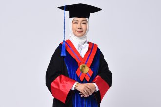Prof. Dr. Ratna Januarita Resmi Menjadi Guru Besar Unisba, Fokus pada Pengembangan Hukum Kontrak