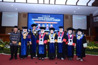 Unisba Resmikan Empat Guru Besar Baru, Perkuat Kapasitas Akademik Kampus