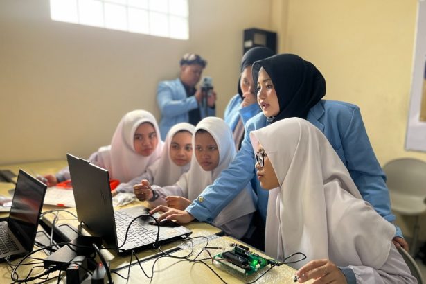 Fakultas Teknik Unisba Gelar Pelatihan IoT Berbasis Arduino di Baleendah, Siapkan Siswa Hadapi Era Industri Digital