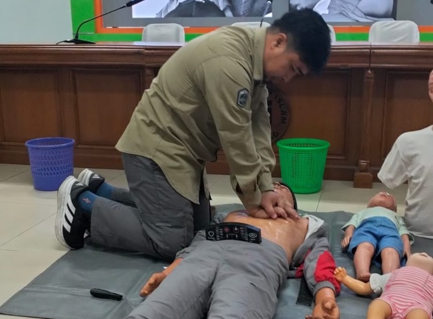 Tim PKM FK Unisba dan 3IKB Latih Resusitasi Jantung, Perkuat Kesiapsiagaan Darurat di Lingkungan Kampus