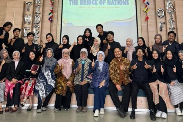 The Bridge of Nation: Mahasiswa Fikom Unisba Asah Diplomasi Global Lewat Simulasi Kerja Sama Antarnegara