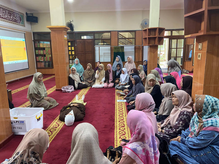 Pelatihan Pemulasaraan Jenazah Berbasis Masjid Perkuat Peran Majelis Taklim Perempuan di Cimahi