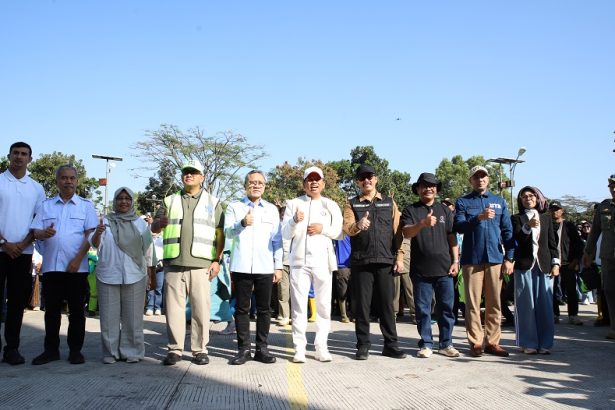 Program Zero Waste Bawa Rektor Unisba Raih Penghargaan Pengelolaan Sampah Jabar