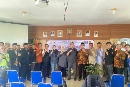 LPPM Unisba Perkuat Kesiapsiagaan Bencana Warga Desa Pakuhaji melalui Program LAPOR dan Aplikasi InaRISK Personal