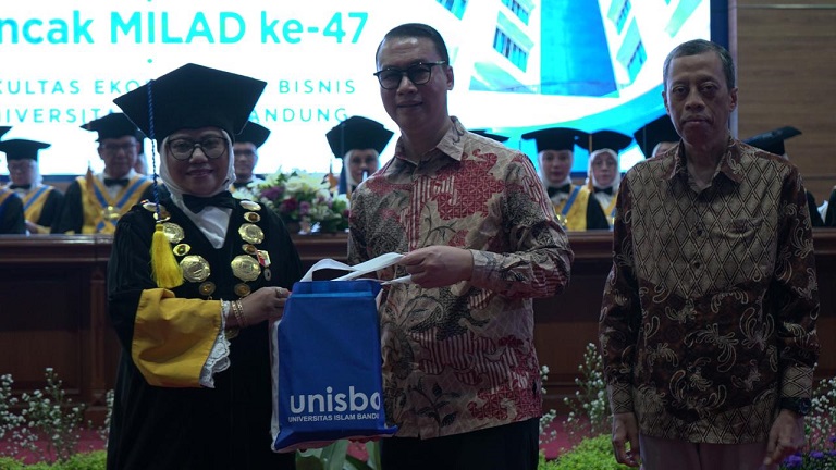 FEB Unisba Perkuat Sinergi dengan Kementerian Pariwisata RI Lewat Penandatanganan MoA