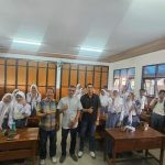 Dosen Stikom Bandung Kenalkan Pemanfaatan AI, Siswa SMA Karya Pembangunan Paseh Praktik Membuat Video Musik