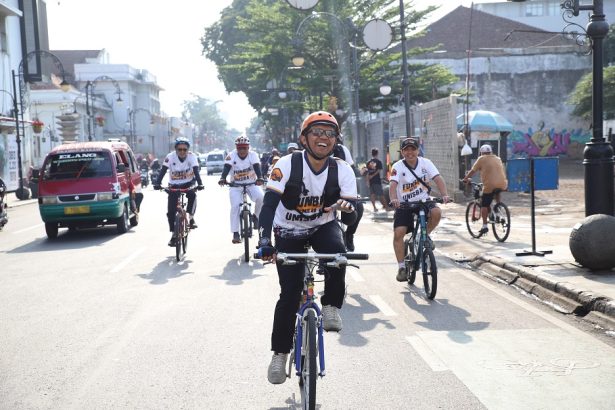 567 Peserta Ramaikan Funbike Milad ke-68 Unisba, Susuri Sejumlah Ikon Kota Bandung