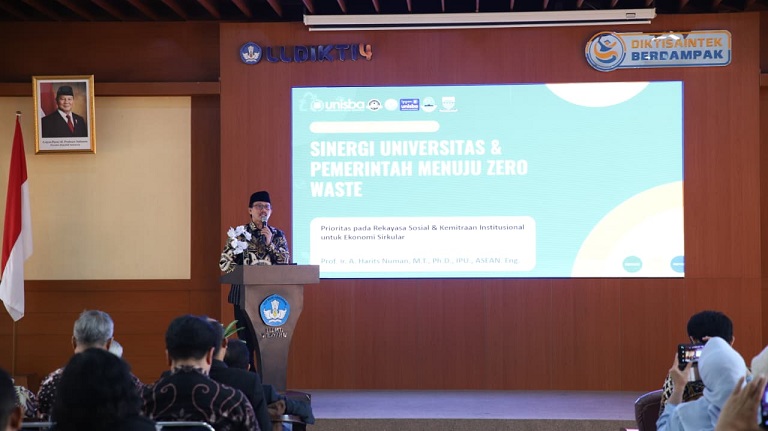 Dari Data ke Aksi, Rektor Unisba Bagikan Model Zero Waste dalam GRADASI LLDIKTI IV